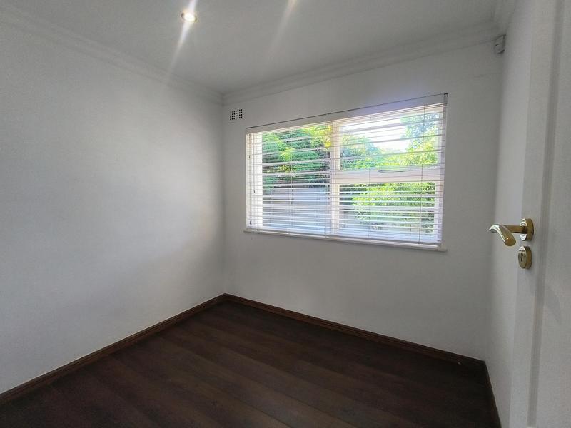 To Let 4 Bedroom Property for Rent in Table View Western Cape